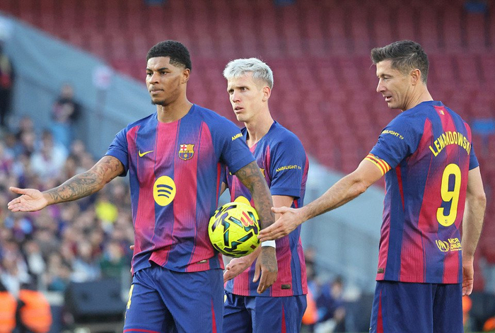 巴萨3000万买断拉什福德遭搁浅，球员状态低迷引