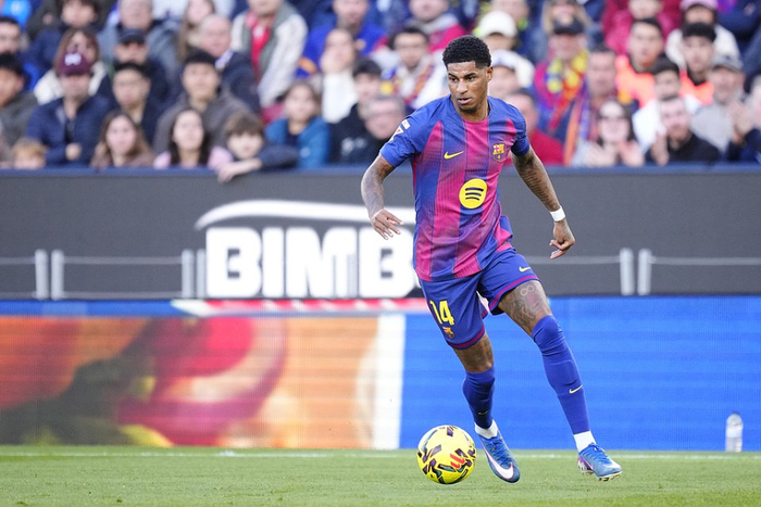 巴萨3000万买断拉什福德遭搁浅，球员状态低迷引