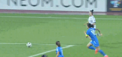 女足亚冠四分之一决赛争议判罚引爆舆论