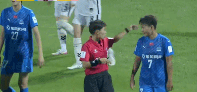女足亚冠四分之一决赛争议判罚引爆舆论