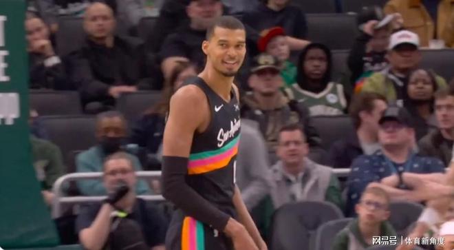 文班亚马逆袭登顶MVP榜首 雷霆焦虑引热议